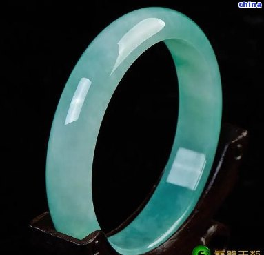 翡翠手镯买贵的还是便宜的
