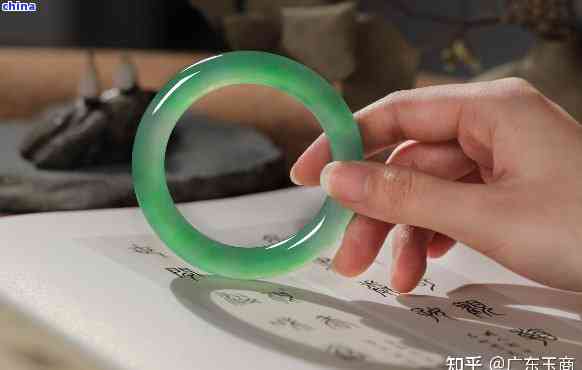 想买翡翠手镯怎样买到真货但不懂知乎视频